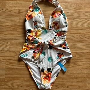 Cupshe White Fliral One Piece Swimsuit with Plunging V-neck